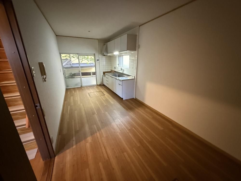 �y���ԁE���r���O�z�@