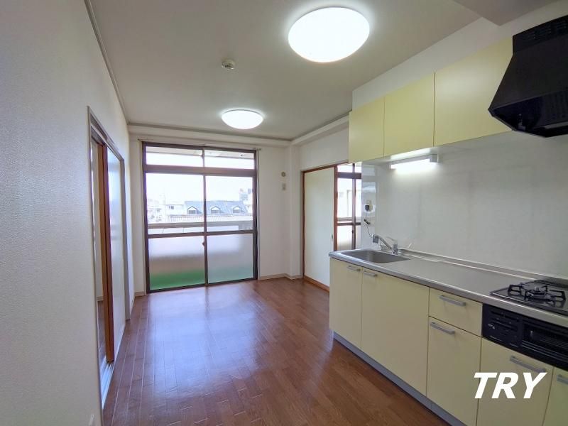 �y�����E���r���O�z�@