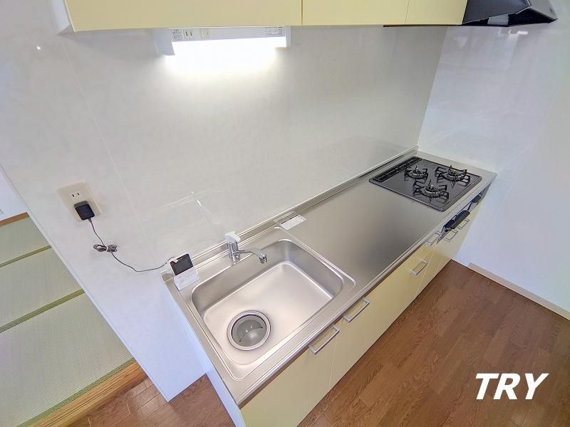 �y�L�b�`���z�@