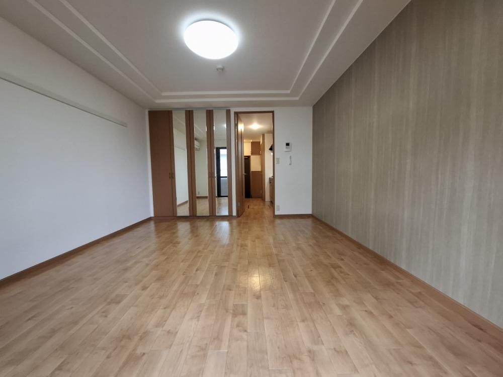 �y���ԁE���r���O�z�@