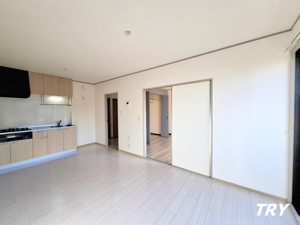 �y�����E���r���O�z�@