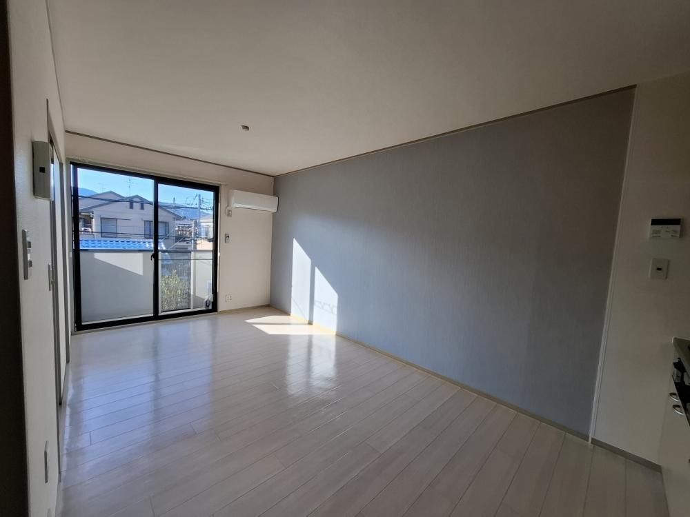 �y�����E���r���O�z�@