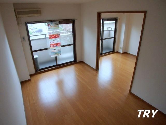 �y�����E���r���O�z�@