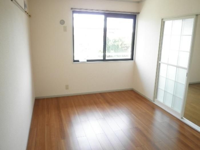 �y�����E���r���O�z�@