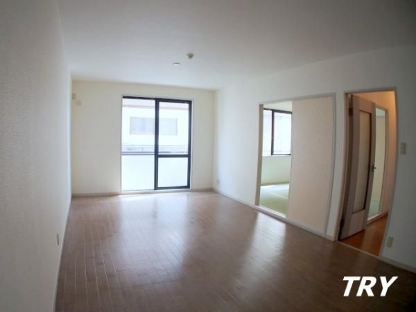 �y�����E���r���O�z�@