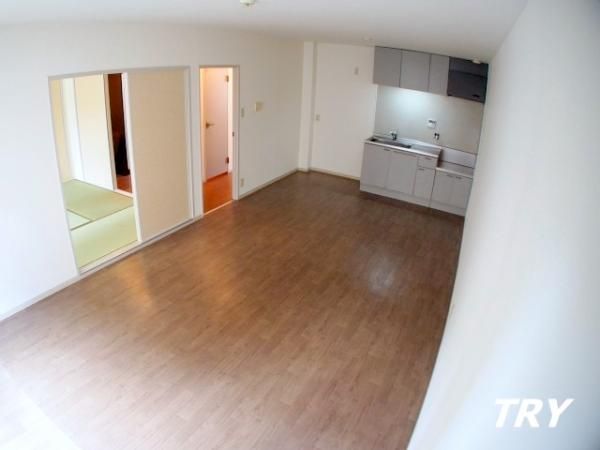 �y�����E���r���O�z�@