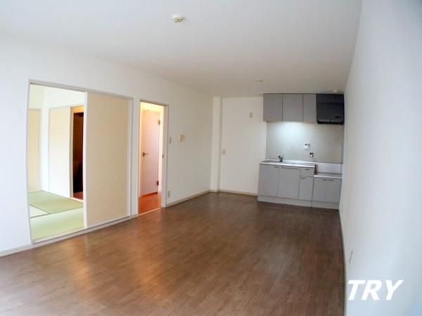 �y�����E���r���O�z�@