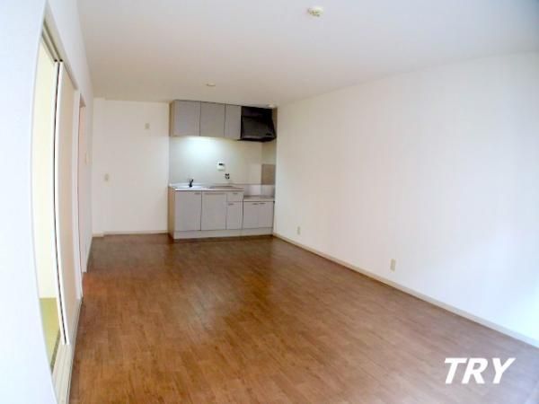 �y�����E���r���O�z�@