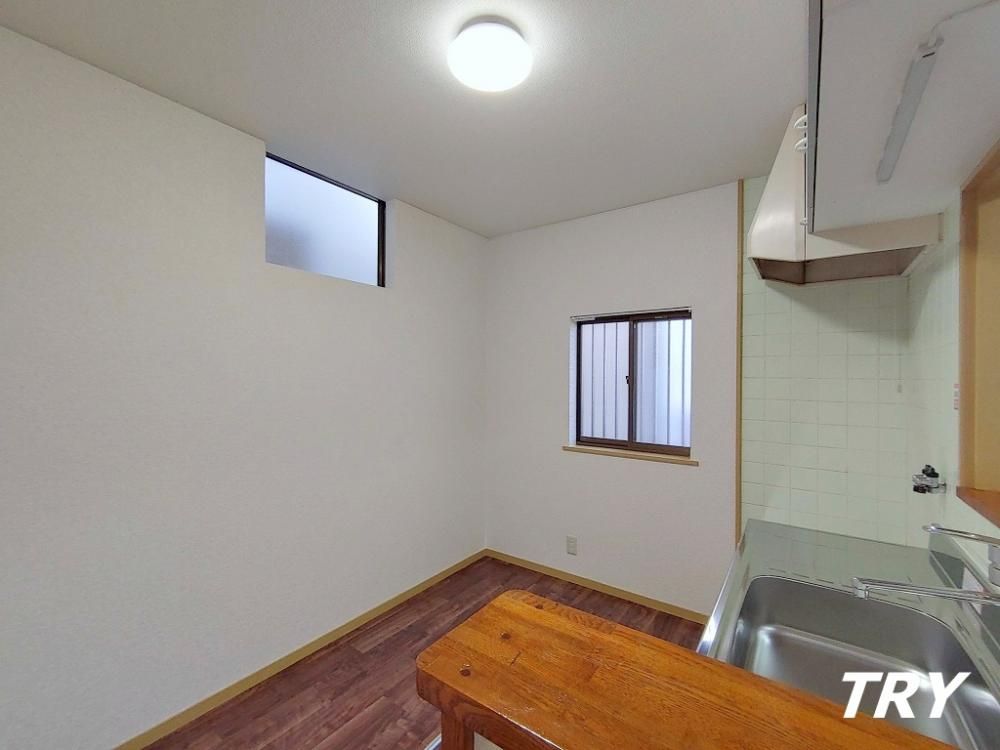 �y�L�b�`���z�@