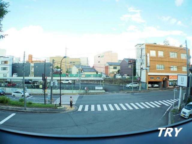 �y���]�z�@
