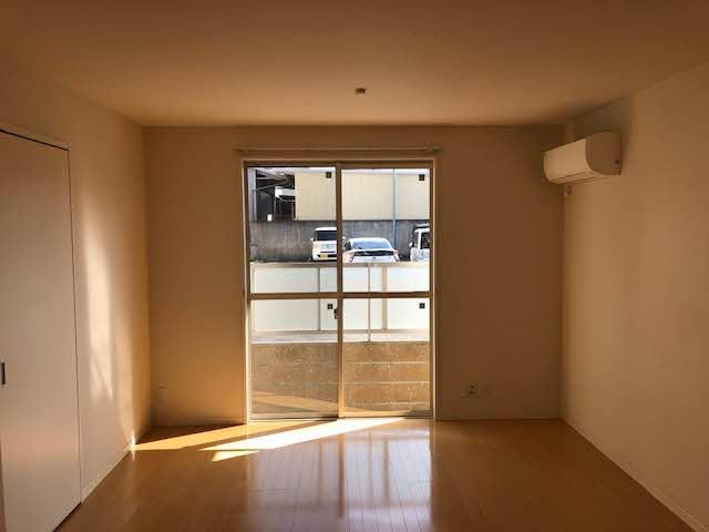 �y���ԁE���r���O�z�@