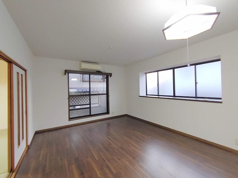 �y���ԁE���r���O�z�@