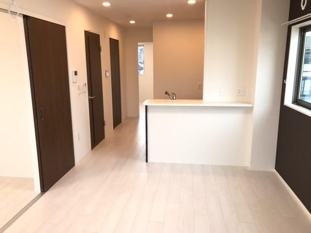 �y���ԁE���r���O�z�@�����^�^�C�v