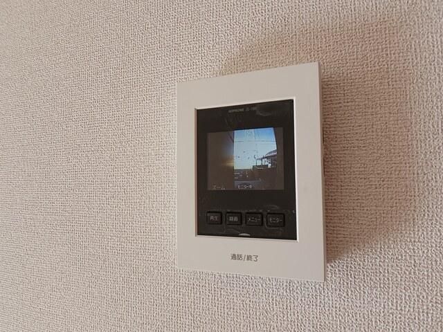 �y�Z�L�����e�B�z�@