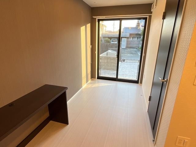 �y�����E���r���O�z�@