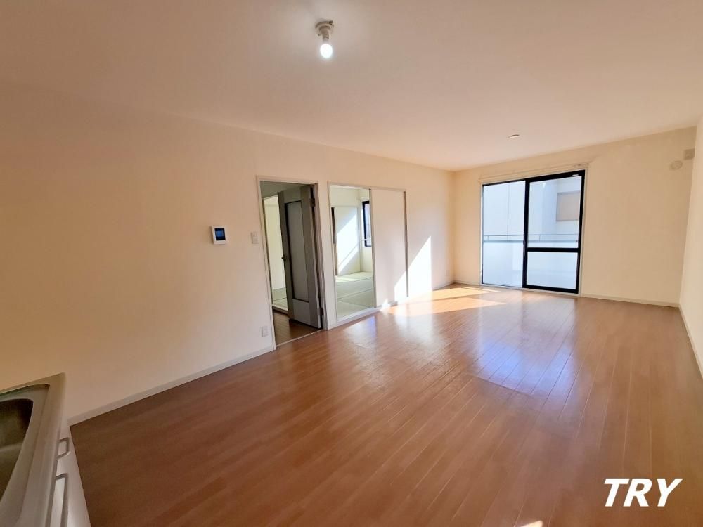 �y�����E���r���O�z�@