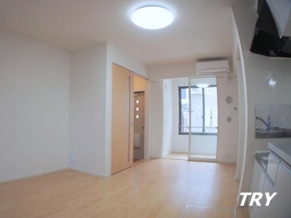 �y���ԁE���r���O�z�@���r���O�@10.2���@�G�A�R���t