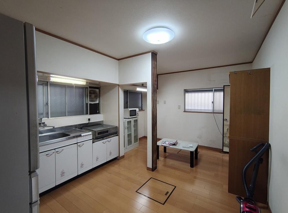 �y�����E���r���O�z�@