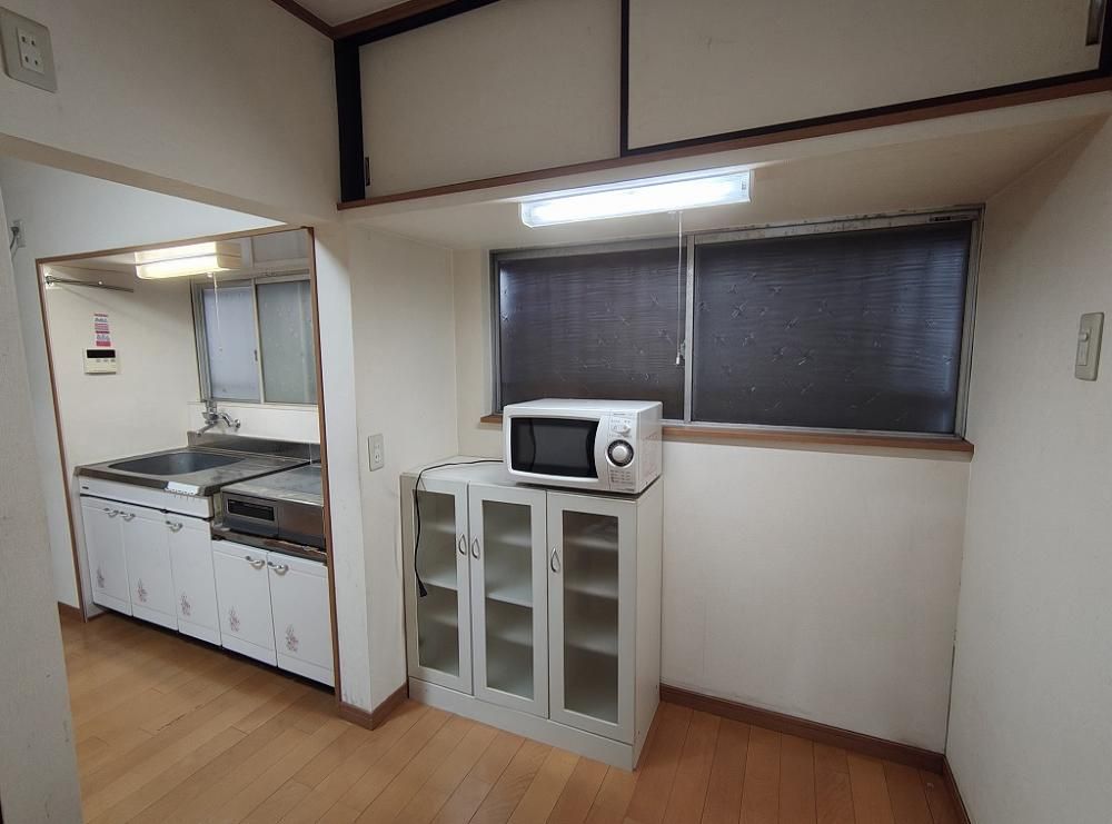 �y�����E���r���O�z�@