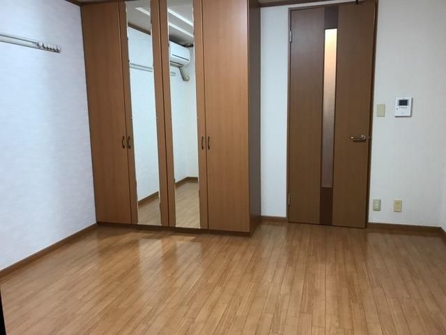 �y���ԁE���r���O�z�@