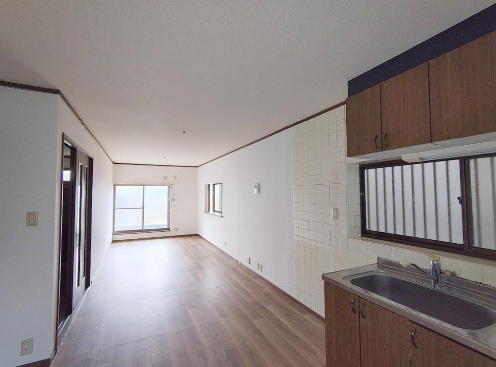 �y���ԁE���r���O�z�@