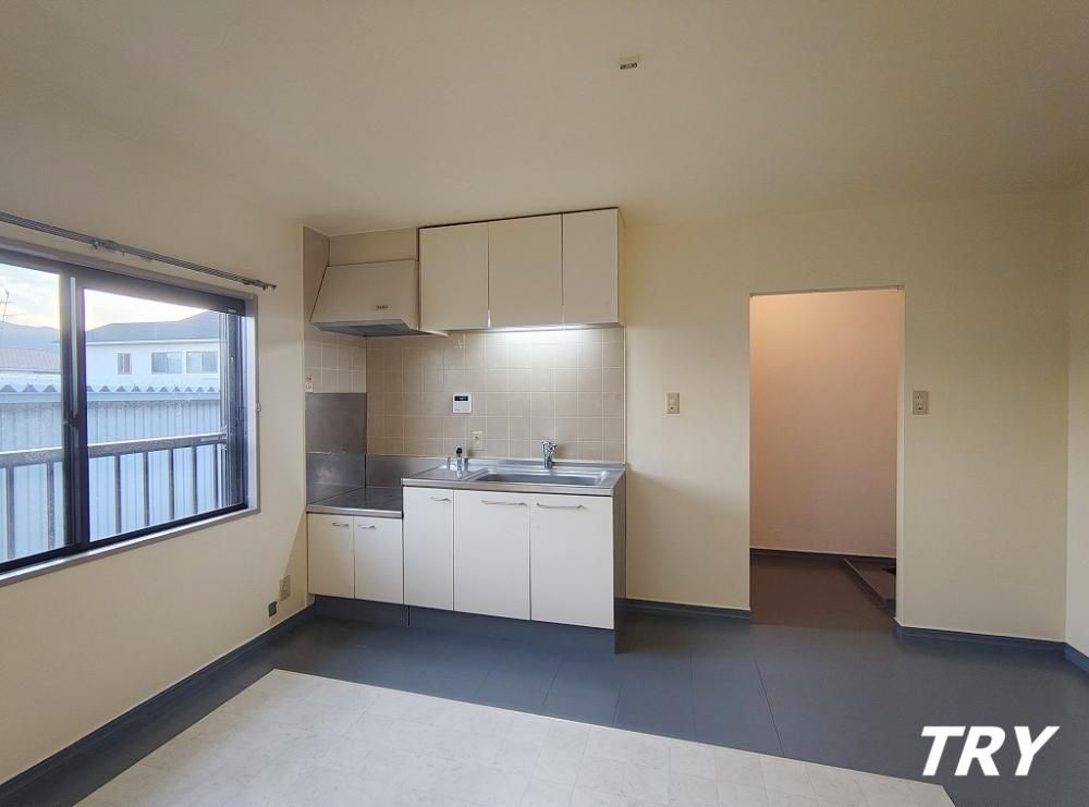 �y�����E���r���O�z�@