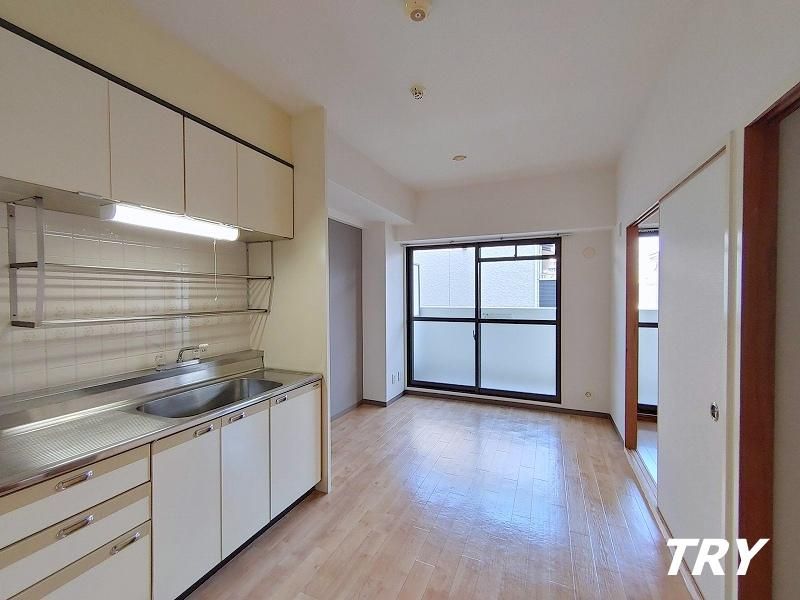 �y���ԁE���r���O�z�@�_�C�j���O7.5��