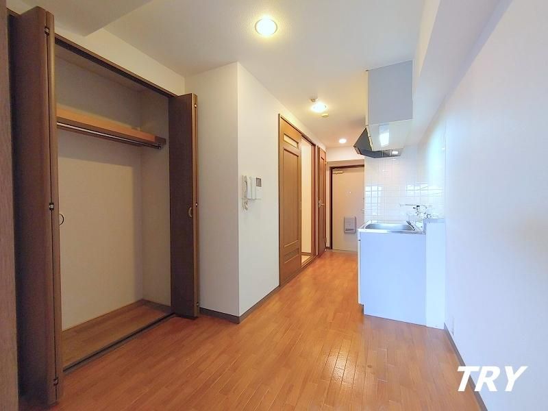 �y�����E���r���O�z�@