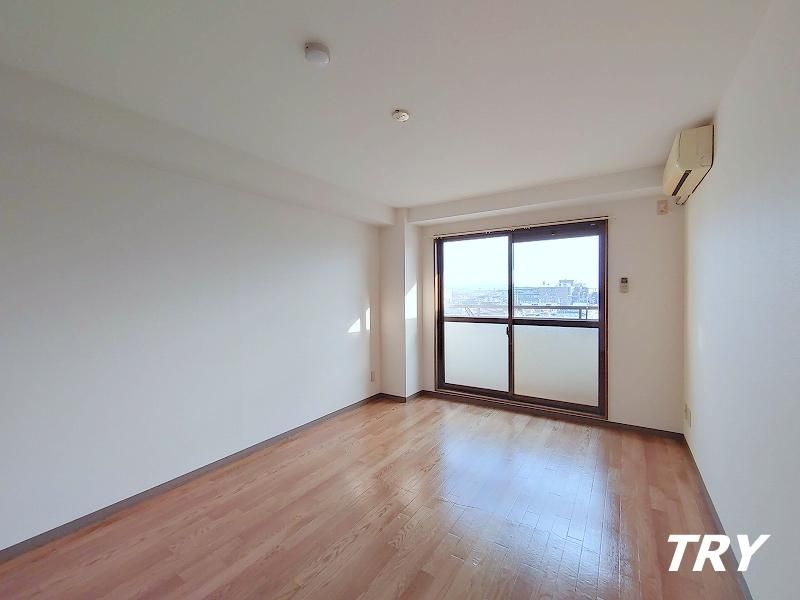 �y�����E���r���O�z�@