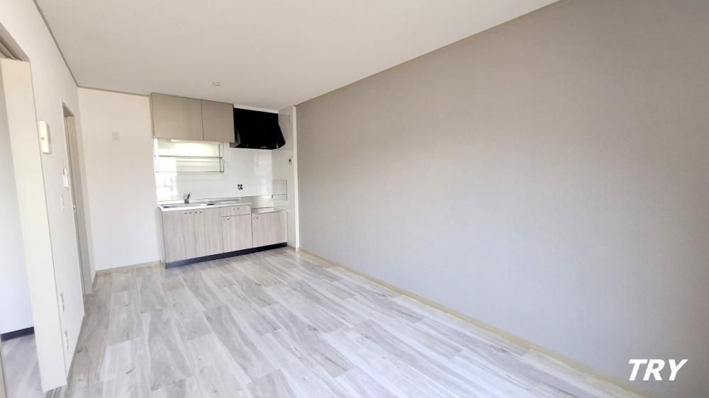 �y�����E���r���O�z�@