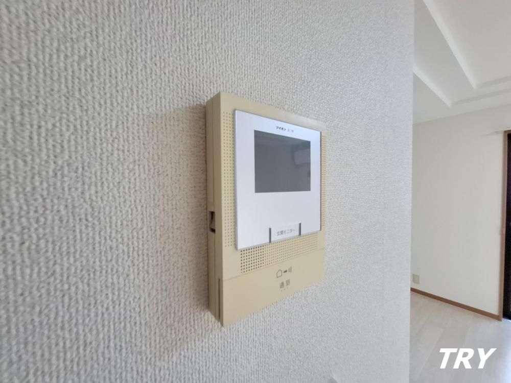 �y�Z�L�����e�B�z�@