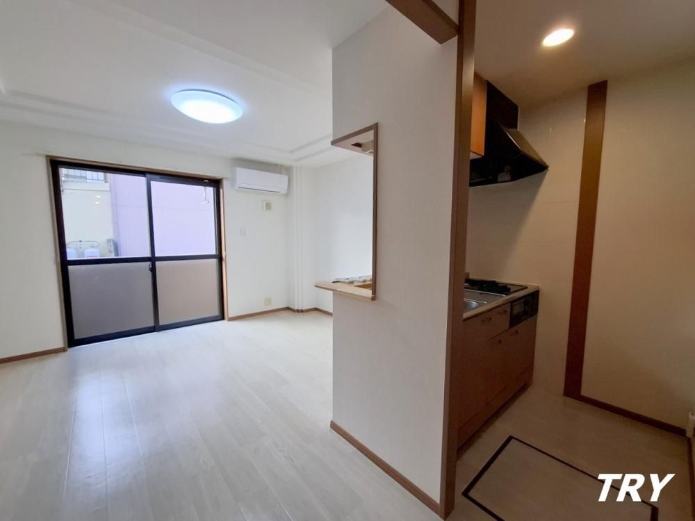 �y�����E���r���O�z�@