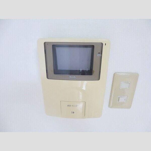 �y�Z�L�����e�B�z�@