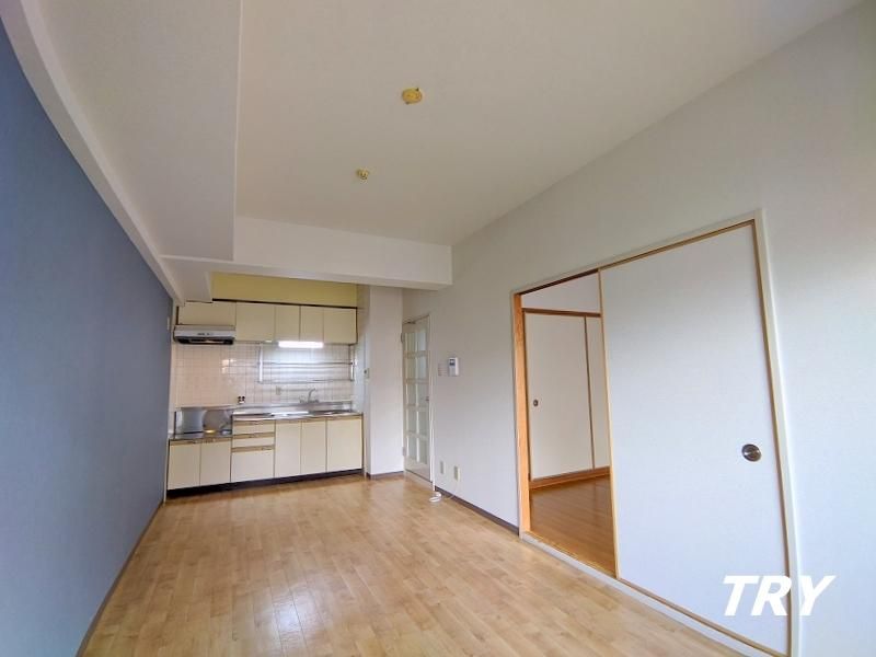 �y���ԁE���r���O�z�@