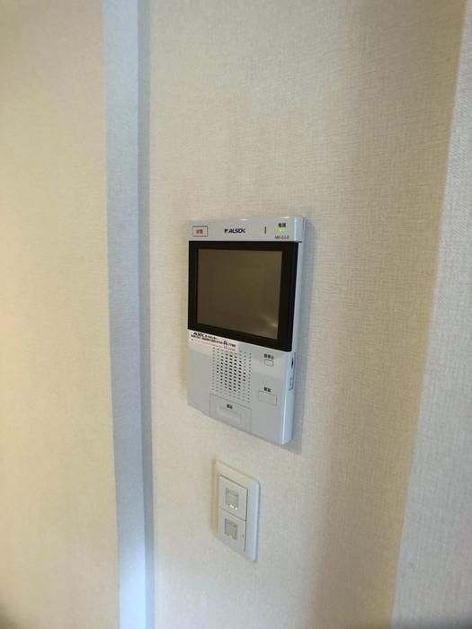 �y�Z�L�����e�B�z�@