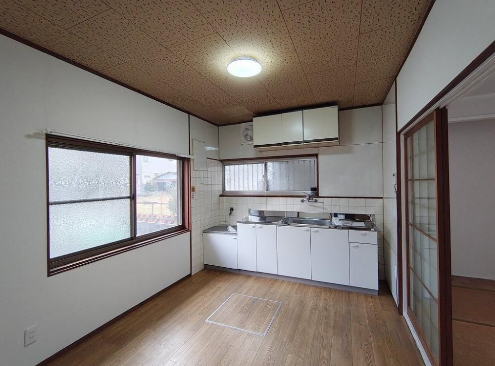 �y���ԁE���r���O�z�@