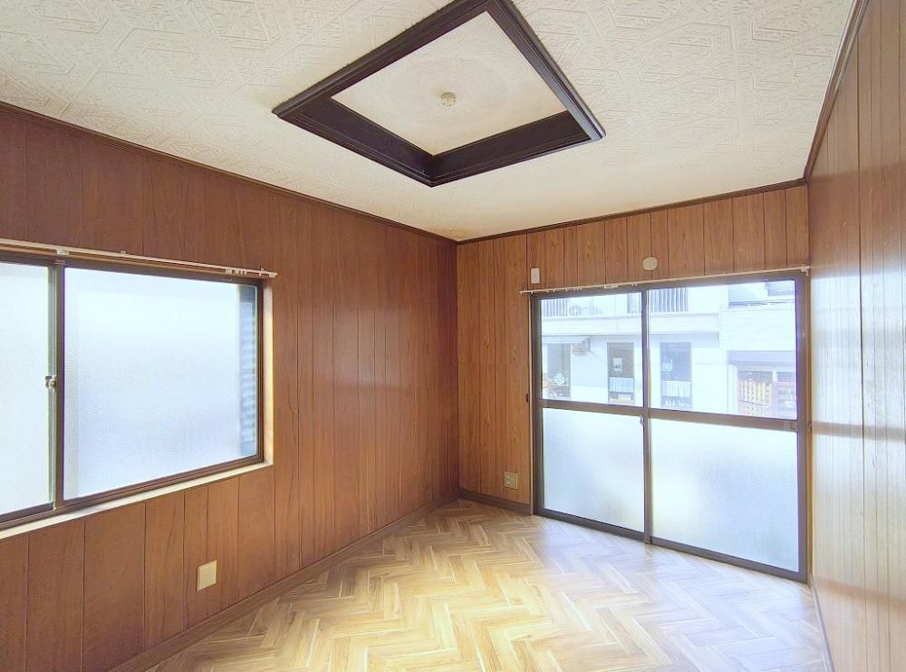 �y�����E���r���O�z�@