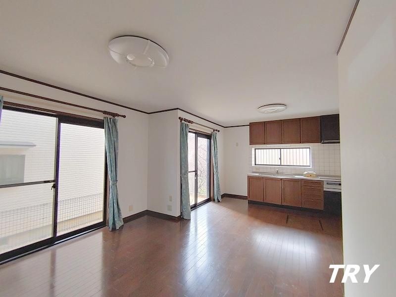 �y���ԁE���r���O�z�@