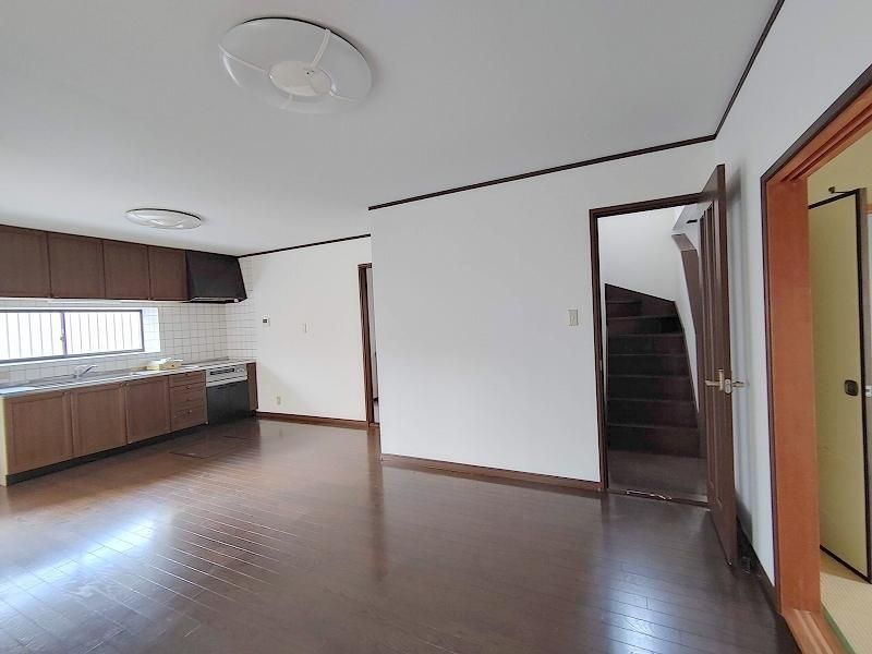 �y�����E���r���O�z�@