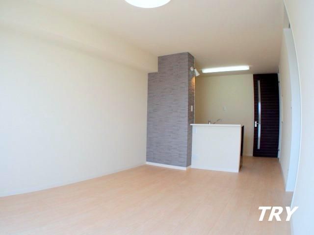 �y�����E���r���O�z�@