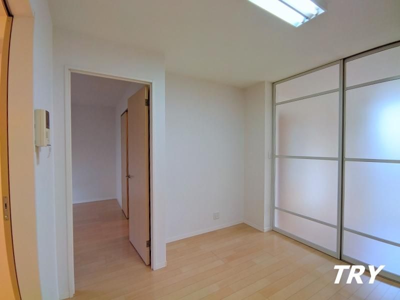 �y�����E���r���O�z�@