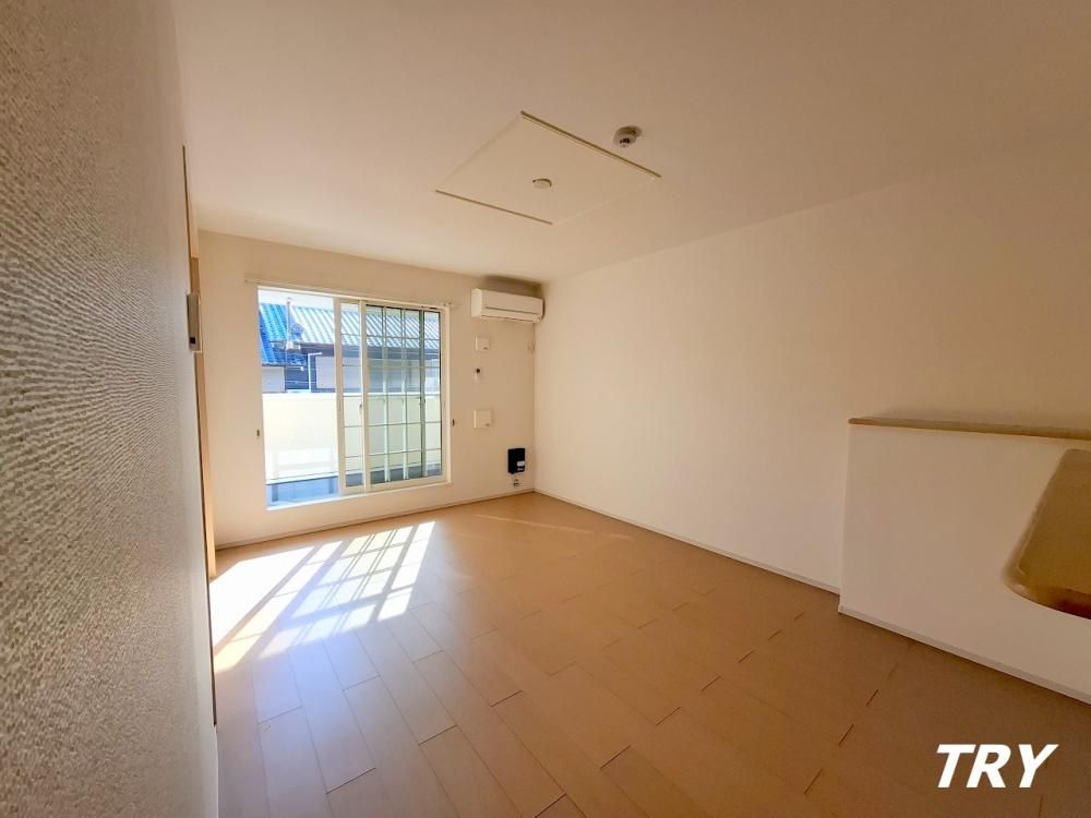 �y�����E���r���O�z�@