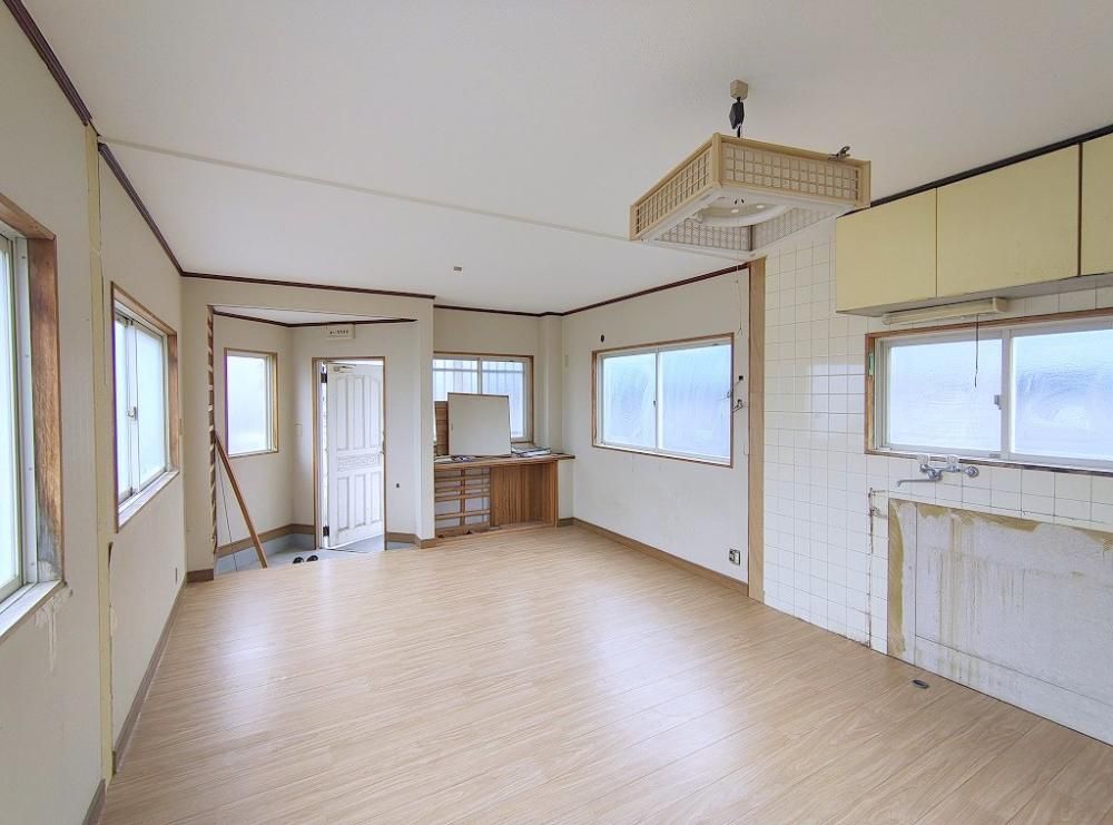 �y�����E���r���O�z�@