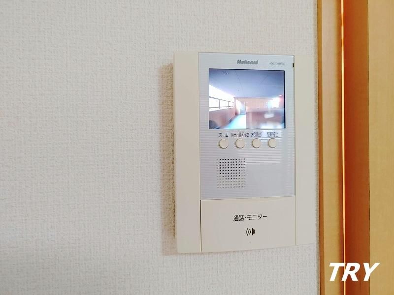 �y�Z�L�����e�B�z�@