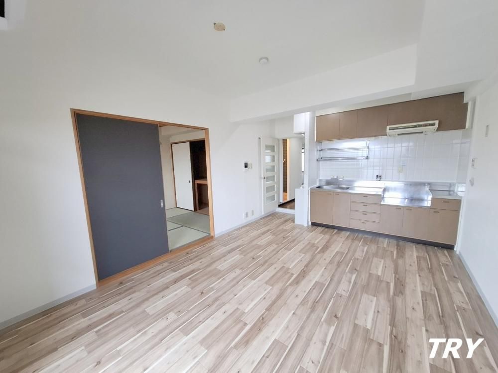 �y���ԁE���r���O�z�@