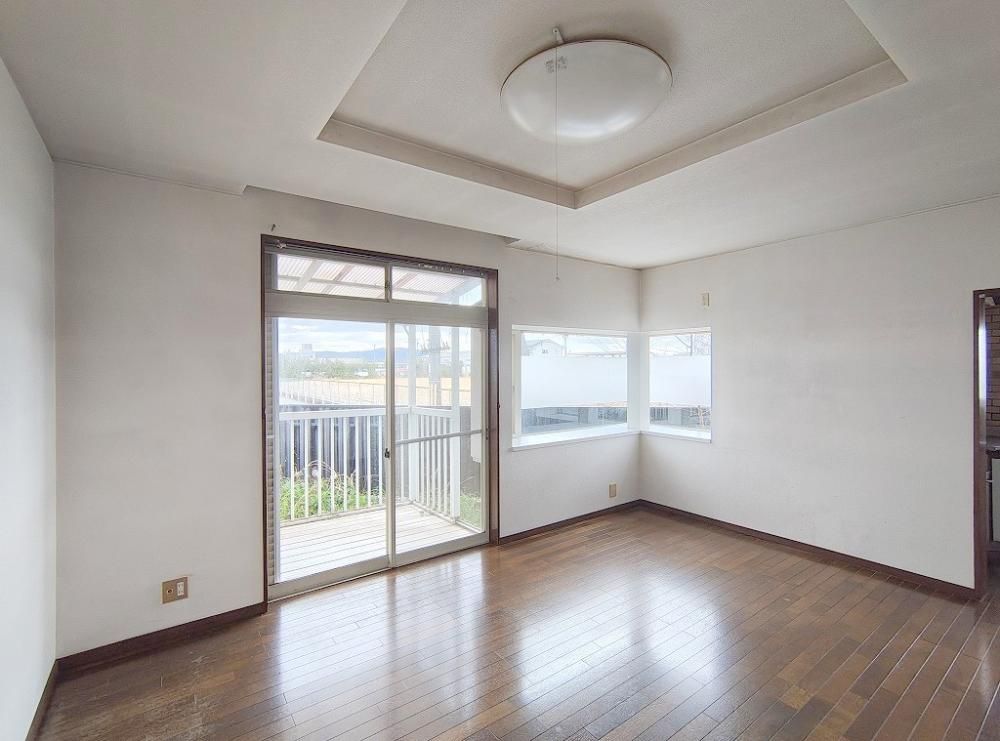 �y���ԁE���r���O�z�@