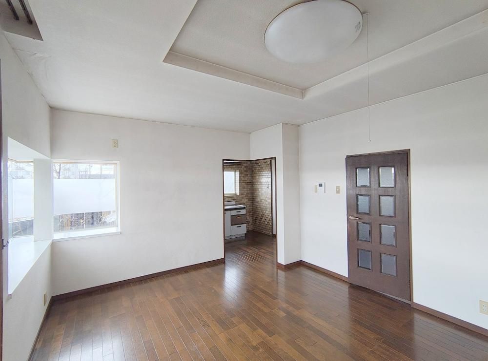 �y�����E���r���O�z�@