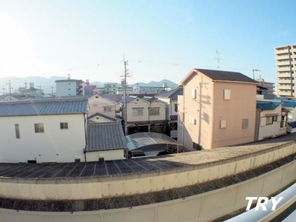 �y���]�z�@