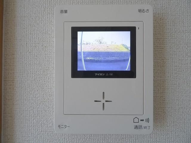 �y�Z�L�����e�B�z�@