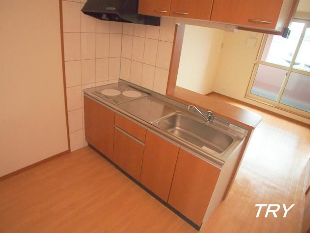 �y���ԁE���r���O�z�@